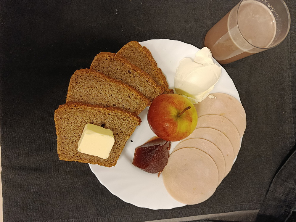 2025-10-21-sniadanie